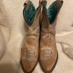 CORRAL Tan Ankle Boots